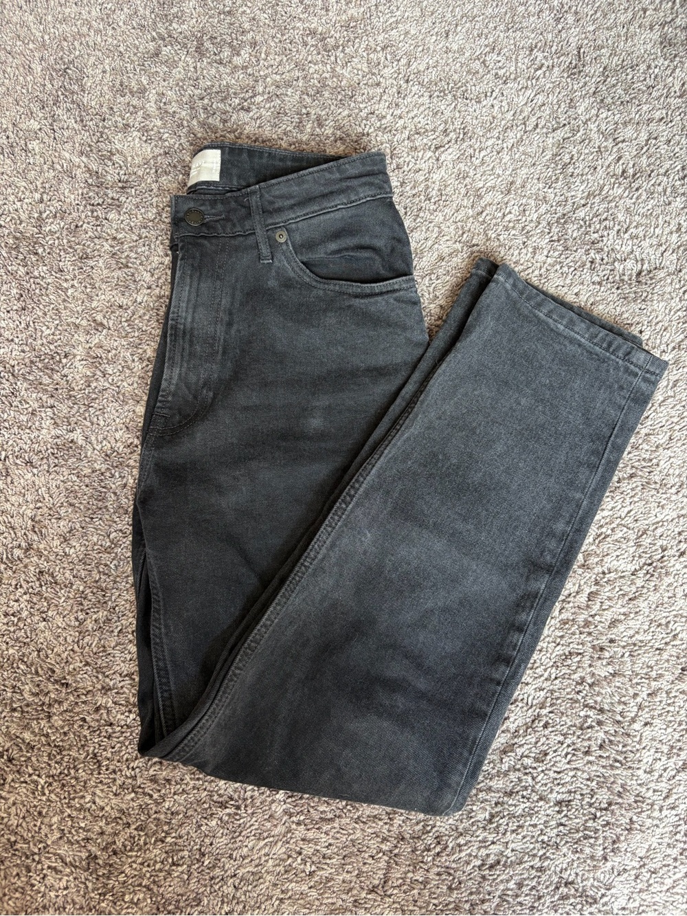 Everlane Women’s The Curvy Cheeky Jean in Washed Black